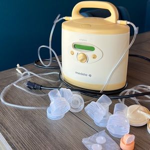 Medela symphony 2.0 - low hours, no error codes. Purchased brand new 8/2020
